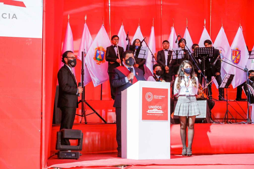 Gobierno Regional de Huancavelica celebra Bicentenario de la Independencia del Perú